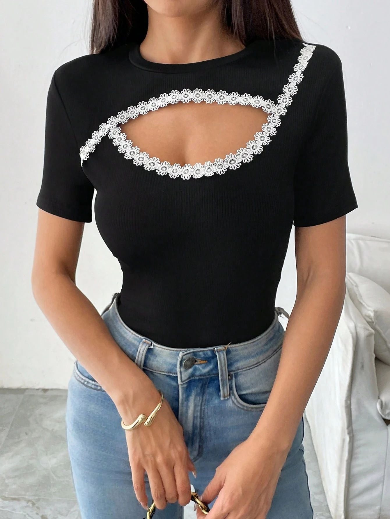 Round Neck Slim Fit Short Sleeve T Shirt For Women