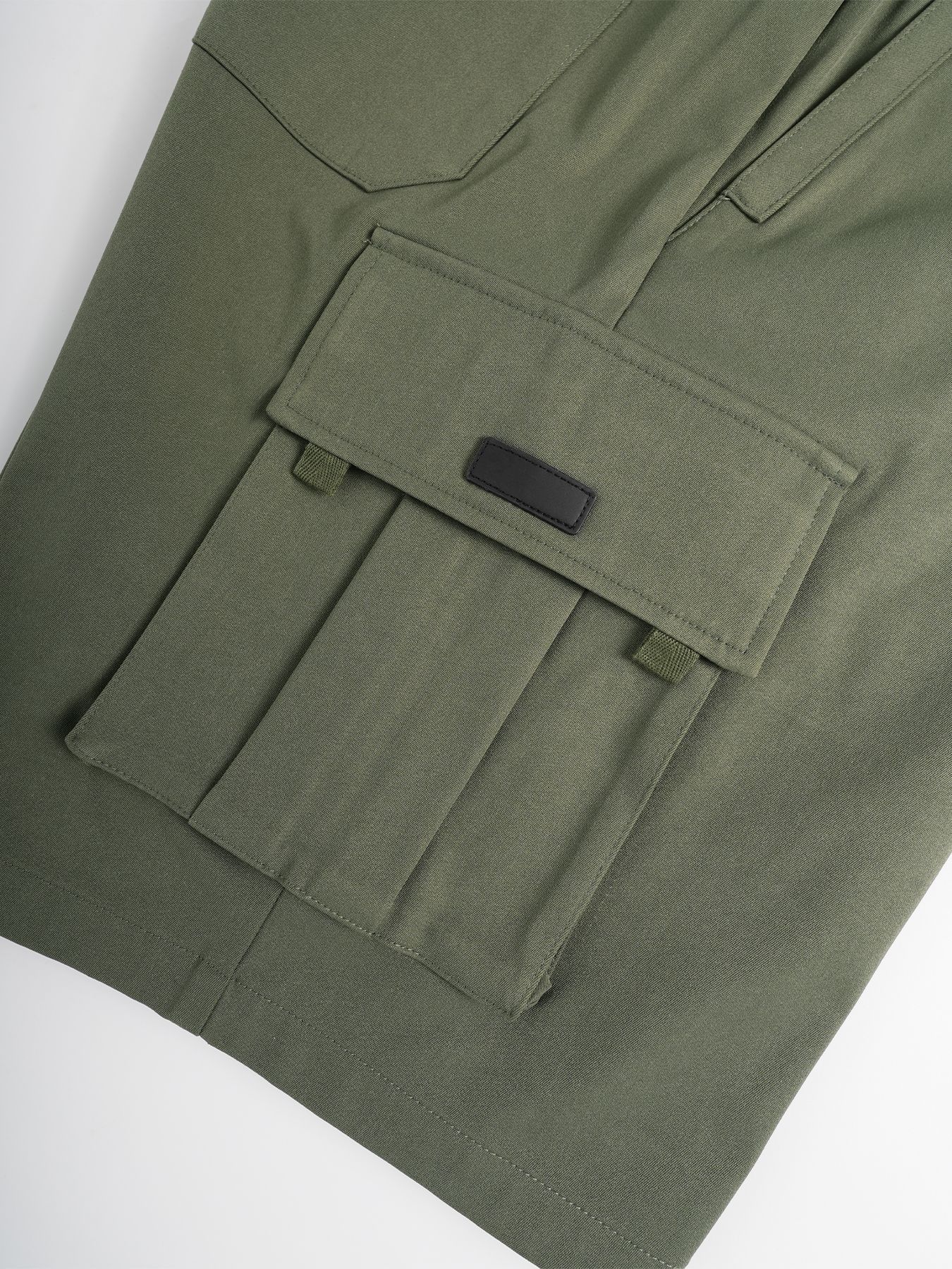 Cropped Work-Ready Bottoms Delivering Rugged Summer Urban Comfort-Theone Apparel