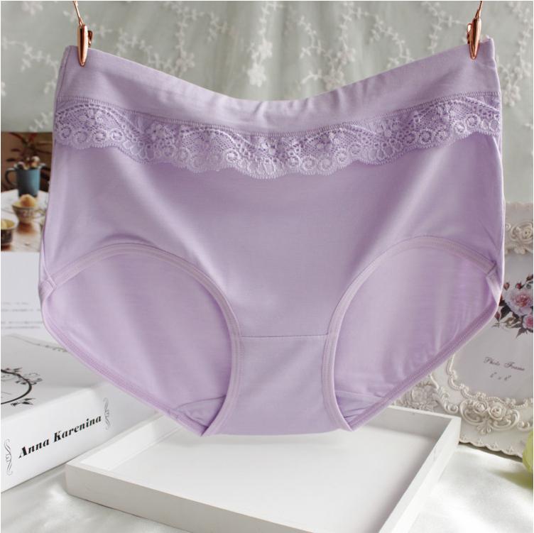 Panty de talle alto color nude con volantes de encaje