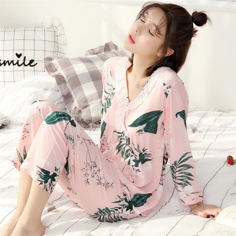 Set di abbigliamento da sonno floreale di Lacy Tropical